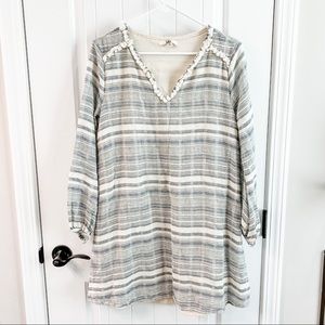 YA Los Angeles Blue Striped Muslin V Neck Shift Dress 3/4 Sleeves Raw Hem Accent